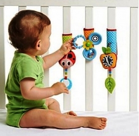 Набор игрушек для коляски или кроватки "Веселая игра" Tiny Love - Фото №3