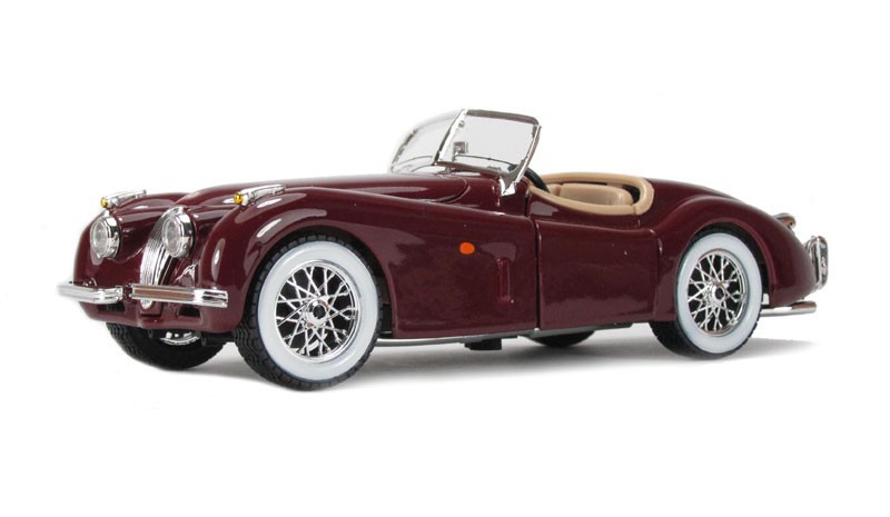 

Машина игрушечная Bburago Jaguar XK 120 (1951) (вишневый, серебристый, 1:24), Красный