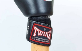Перчатки боксерские Twins FBGV-25-BK черные - Фото №4