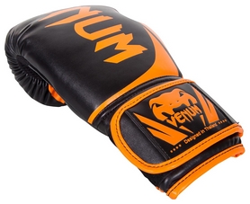Перчатки боксерские Venum Challenger 2.0 Boxing Gloves, черно-оранжевые (FP-2049-OR) - Фото №2