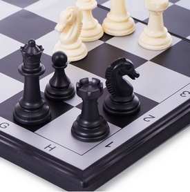 Набор настольных игр 3 в 1 (шахматы, шашки, нарды дорожные пластиковые магнитные) 9518, 24х24 см - Фото №2