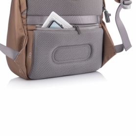 Рюкзак антивор городской XD Design Bobby Soft коричневый, 16 л (P705.796) - Фото №8