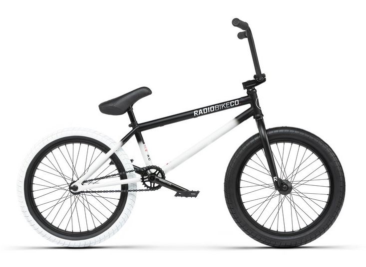 

Велосипед BMX Radio Valac 2021 - 20", рама - 20,75" (005160121-20.75TT-black/white-fade), Черно-белый;черный