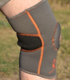 Наколінник MadMax MFA-297 Knee Support with Patella Stabilizer Dark Grey/Orange (MFA-297) - Фото №2