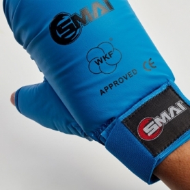 Перчатки для карате с защитой большого пальца SMAI WKF синие (SM P101) - Фото №4