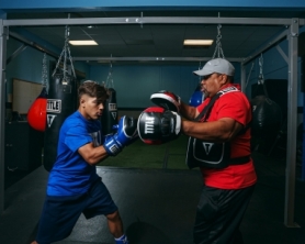 Лапи боксерські Title Boxing Aerovent Excel Incredi-Mitts 2.0 Black/Red/White (TAEPM2) - Фото №8