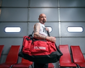 Сумка спортивна Title Boxing Deluxe Gear Bag Red, 70 л (TBAG45 RD/BK) - Фото №3